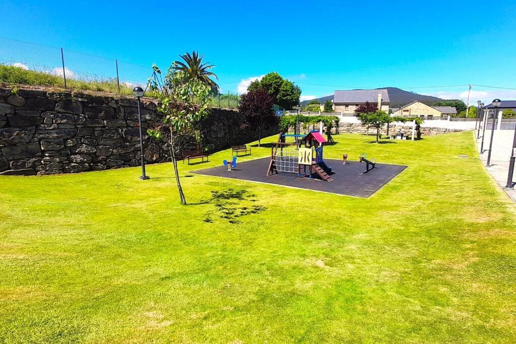 דירות Apartamento Playa Foz Con Jardin Y Piscina מראה חיצוני תמונה